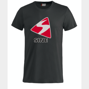 B&C Tee med Stort SINE logo Sort